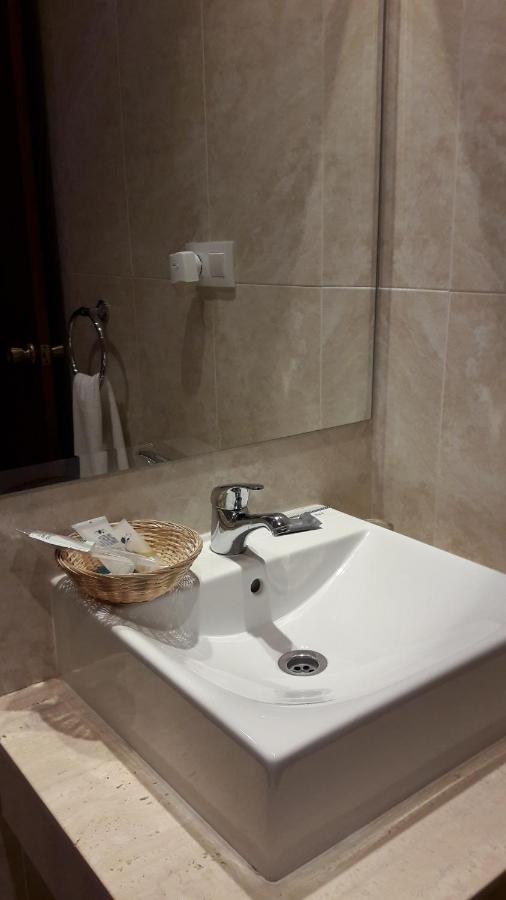 Hostal Restaurante Pacos Herrera del Duque Ngoại thất bức ảnh