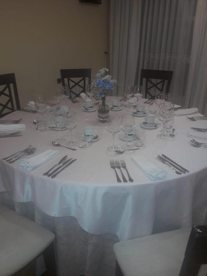 Hostal Restaurante Pacos Herrera del Duque Ngoại thất bức ảnh
